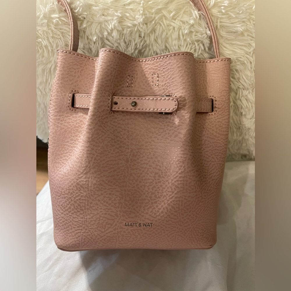❤️SOLD❤️ MATT & NAT Light Pink Grained Vegan Leather Bucket Bag